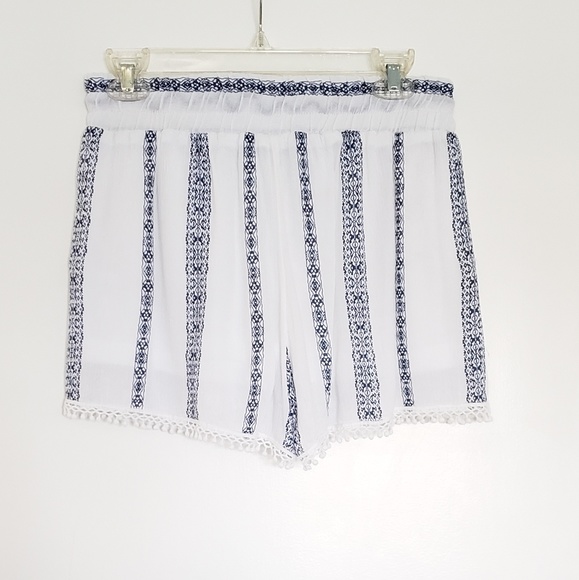 White and blue striped shorts - Picture 2 of 2